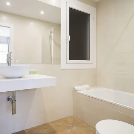 Bcnstop Sagrada Familia 4*